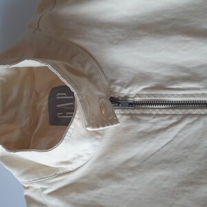 GAP BRAND NEW LARGE JACKET